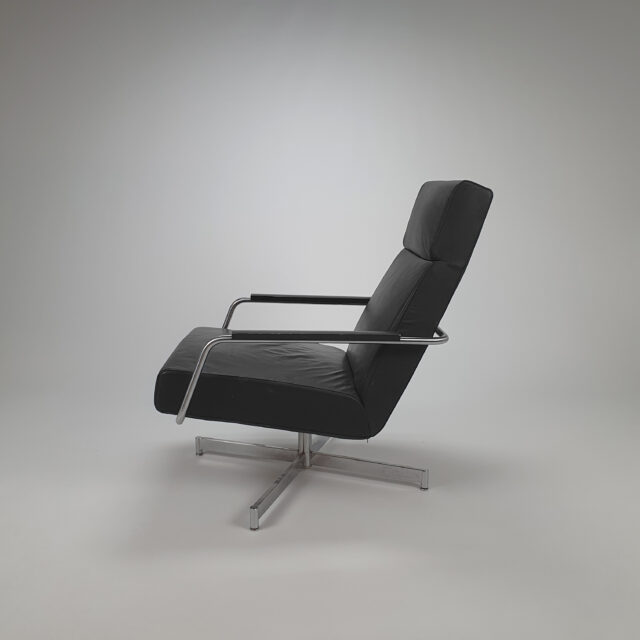 Dutch Design Leather Swivel "Optie" Lounge Chair by Harvink, 1990s