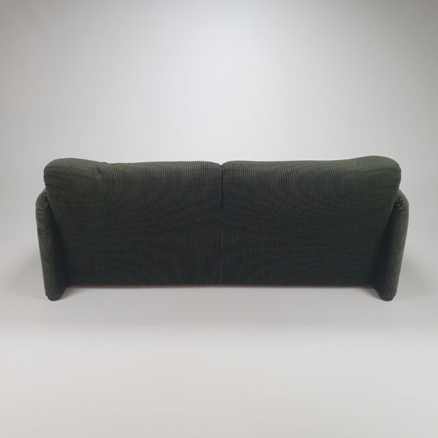 Maralunga Two and a Half Seater Sofa by Vico Magistretti for Cassina, 1970s