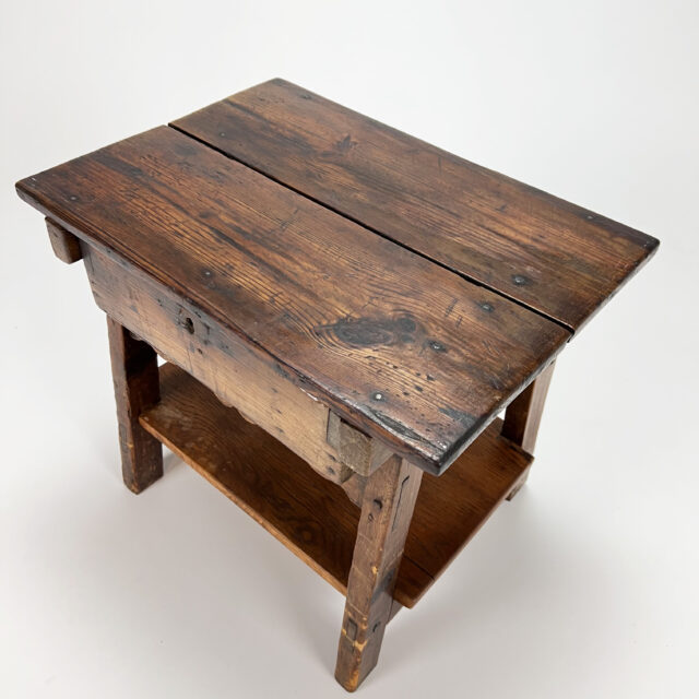 17th Century Antique Spanish Oak Sidetable, 1700s