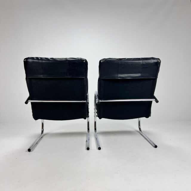 Set of 2 Postmodern Leather Lounge Chairs, 1980s