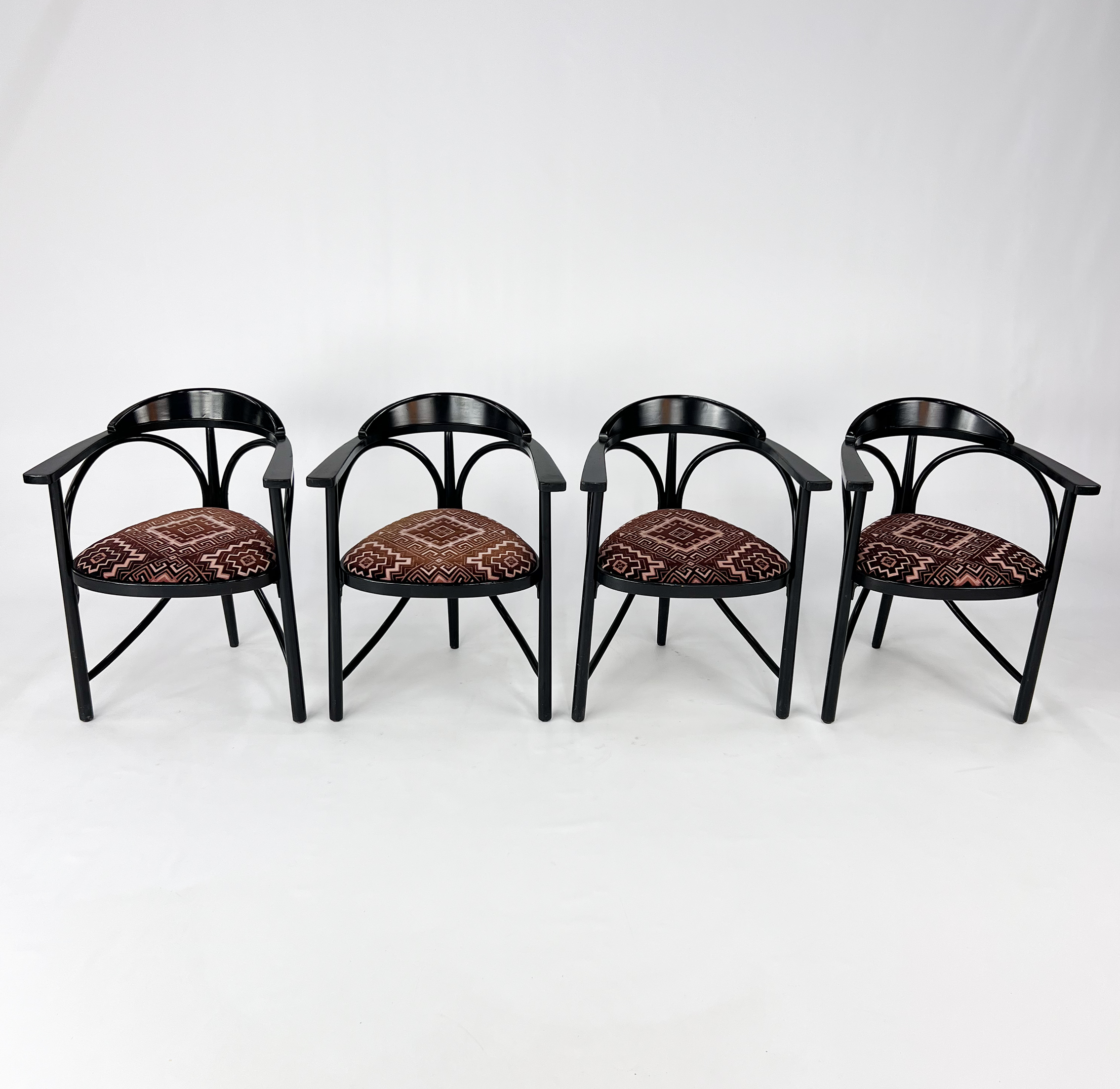 Set of 4 Black Lacquered Dining Chairs Model 87 by Thonet, 1980s