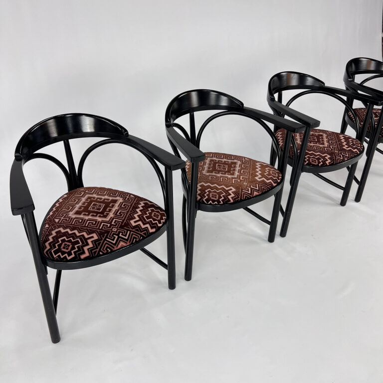 Set of 4 Black Lacquered Dining Chairs Model 87 by Thonet, 1980s