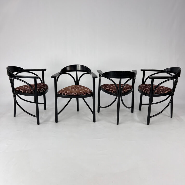 Set of 4 Black Lacquered Dining Chairs Model 87 by Thonet, 1980s